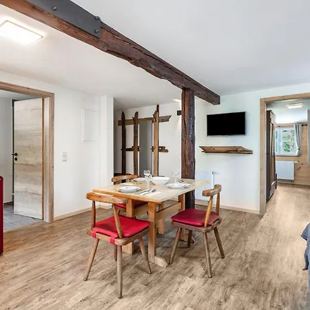 Zur Linde Und St. Blasien